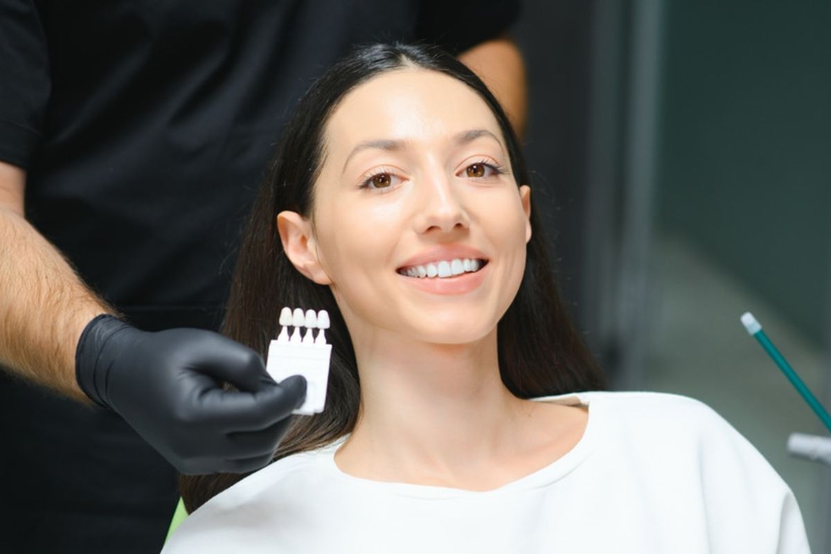 How A Cosmetic Dentist Improves Your Smile And Confidence