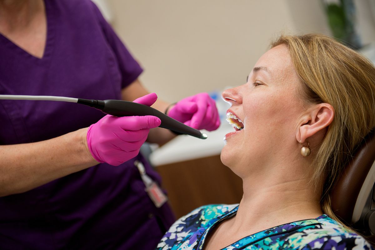 How Do Dentists Handle Cracked Fillings or Old Restorations?