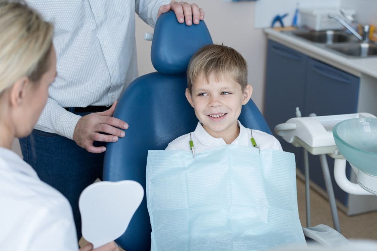 How Do Family Dentists Create a Comfortable First Dental Visit for Toddlers